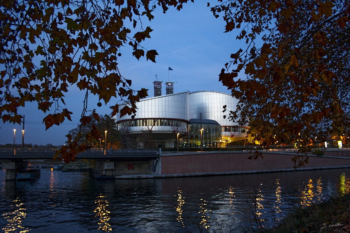 © All Rights Reserved - 2011-11-06 18:28:23 - f/3.5 1/8sec ISO-1600 18mm - France, Alsace, Strasbourg