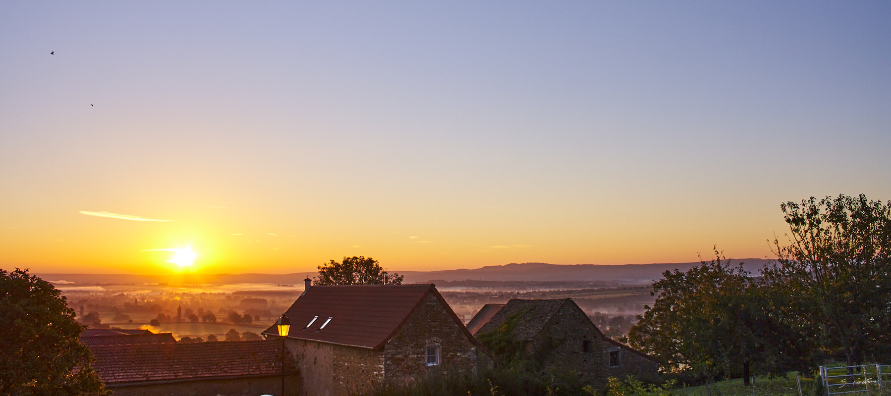 © All Rights Reserved - 2012-09-21 07:44:29 - f/8 1/125sec ISO-200 18mm- France, Bourgogne, Saône-et-Loire, Besanceuil