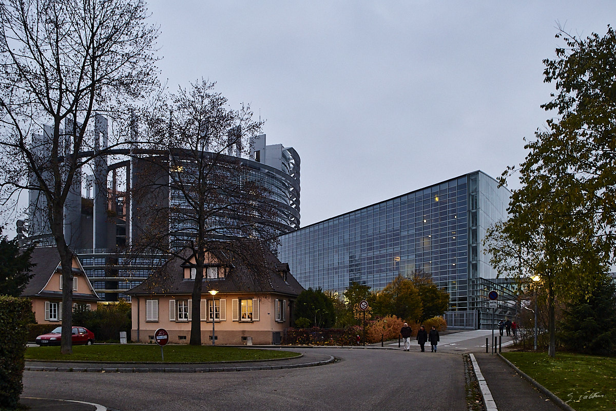 © All Rights Reserved - 2013-11-16 16:53:25 - f/7.1 1/30sec ISO-3200 30mm - France, Alsace, Strasbourg, Parlement européen