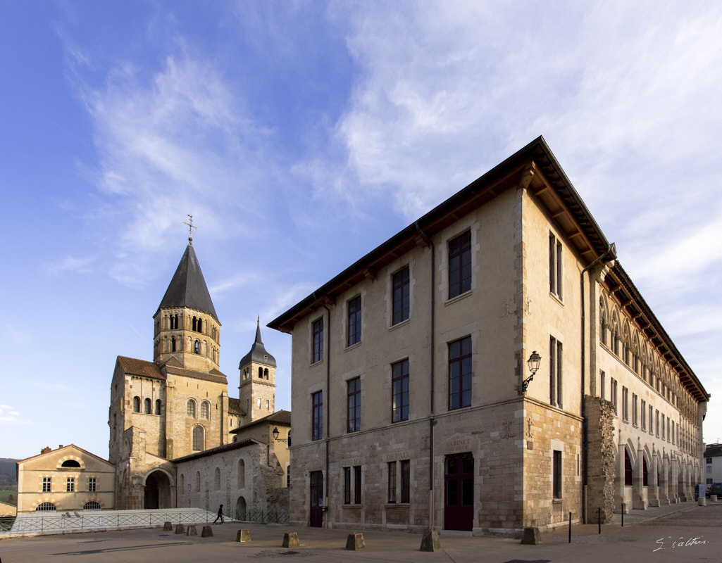 © All Rights Reserved - 2014-04-01 18:42:04 - f/8 1/400sec ISO-400 17mm - France, Bourgogne, Cluny