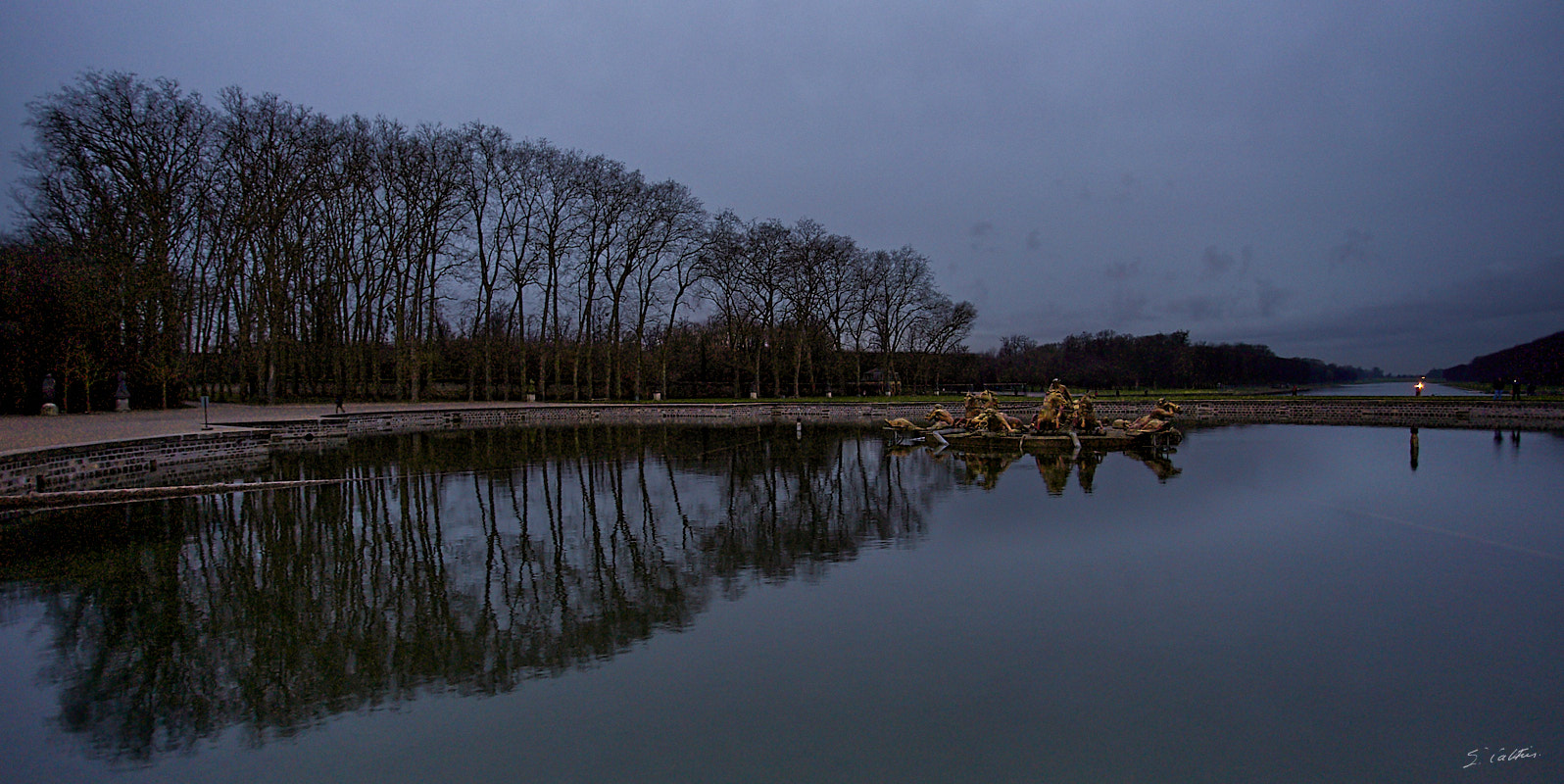 © All Rights Reserved - 2014-12-26 17:22:58 - f/4 1/10sec ISO-3200 17mm - France, Versailles