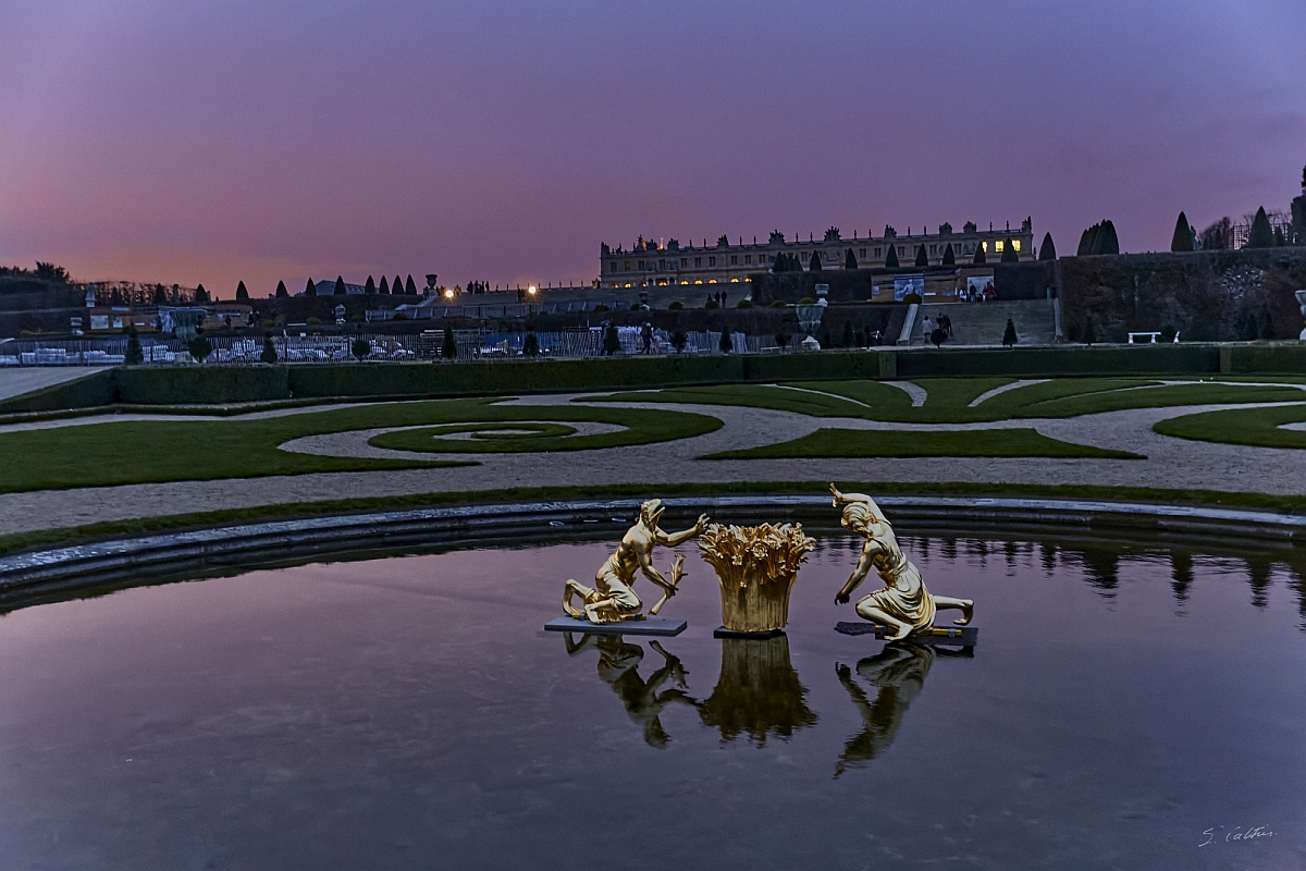 © All Rights Reserved - 2014-12-26 17:33:28 - f/4 1/10sec ISO-12800 32mm - France, Versailles