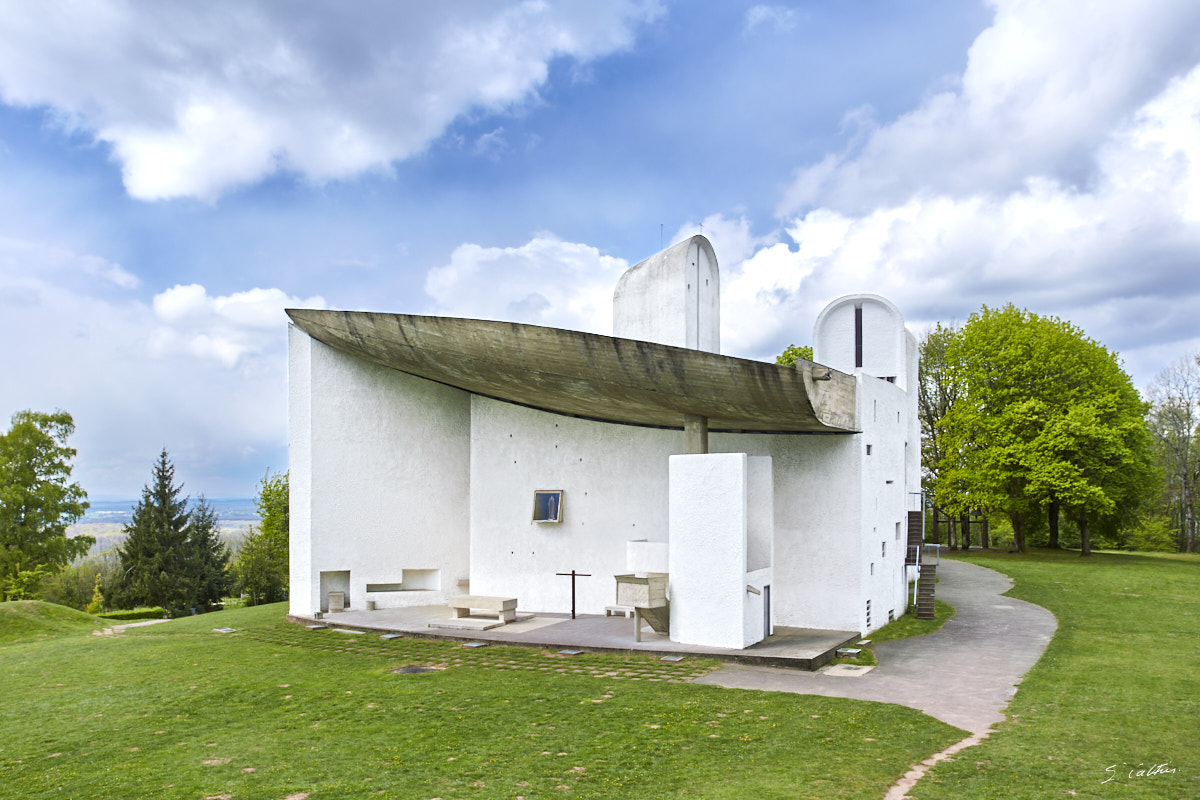 © All Rights Reserved - 2017-04-19 11:33:30 - f/8 1/125sec ISO-100 28mm - France, Franche-Comté, Haute-Saône, Ronchamp, Le Corbusier