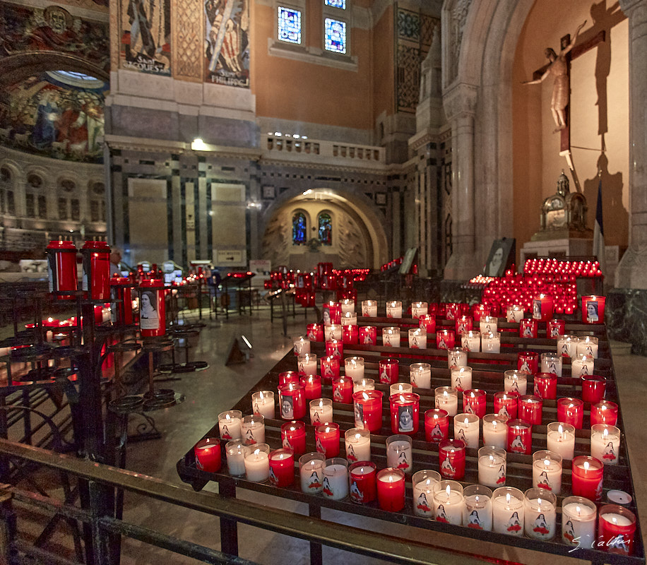 © All Rights Reserved - 2017-08-08 18:23:08 - f/4 1/200sec ISO-1600 17mm - France, Normandie, Lisieux, Basilique