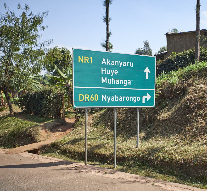 © All Rights Reserved - 2019-08-27 08:53:31 f/2.8 1/1000sec ISO-200 18.5mm - Rwanda, route Kigali-Huye (Butare)