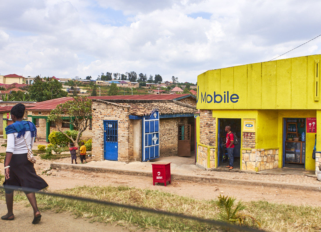 © All Rights Reserved - 2019-08-27 10:06:08 f/5.6 1/800sec ISO-200 18.5mm - Rwanda, route Kigali-Huye (Butare)