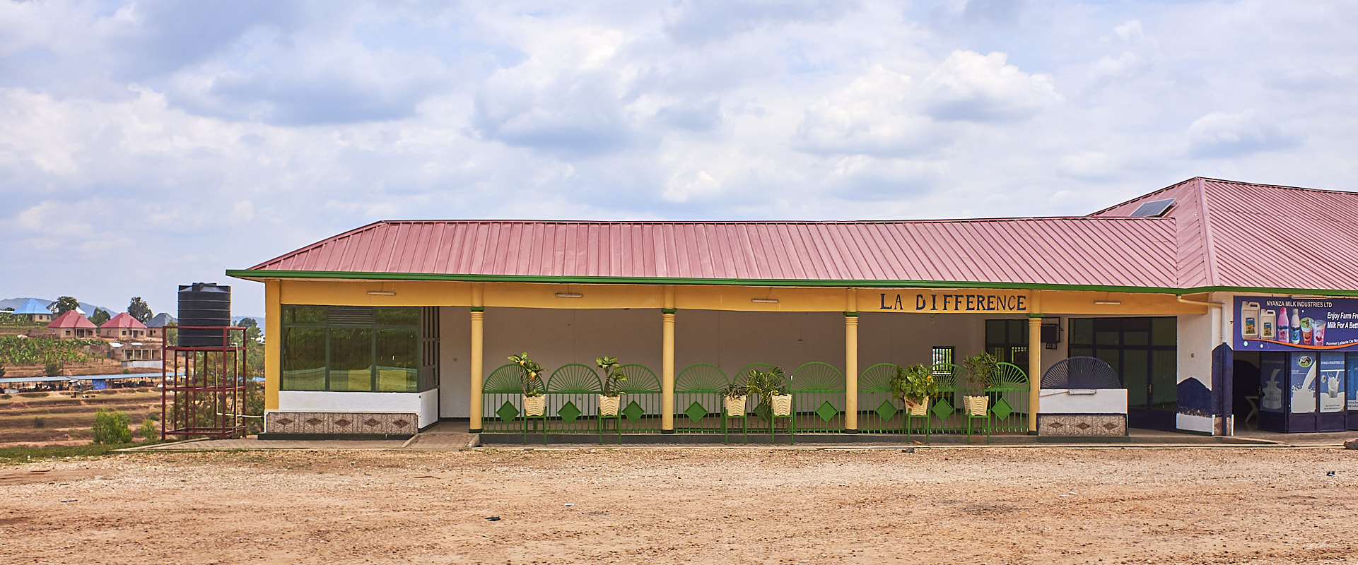 © All Rights Reserved - 2019-08-27 10:24:16 f/6.4 1/800sec ISO-200 18.5mm - Rwanda, route Kigali-Huye (Butare)