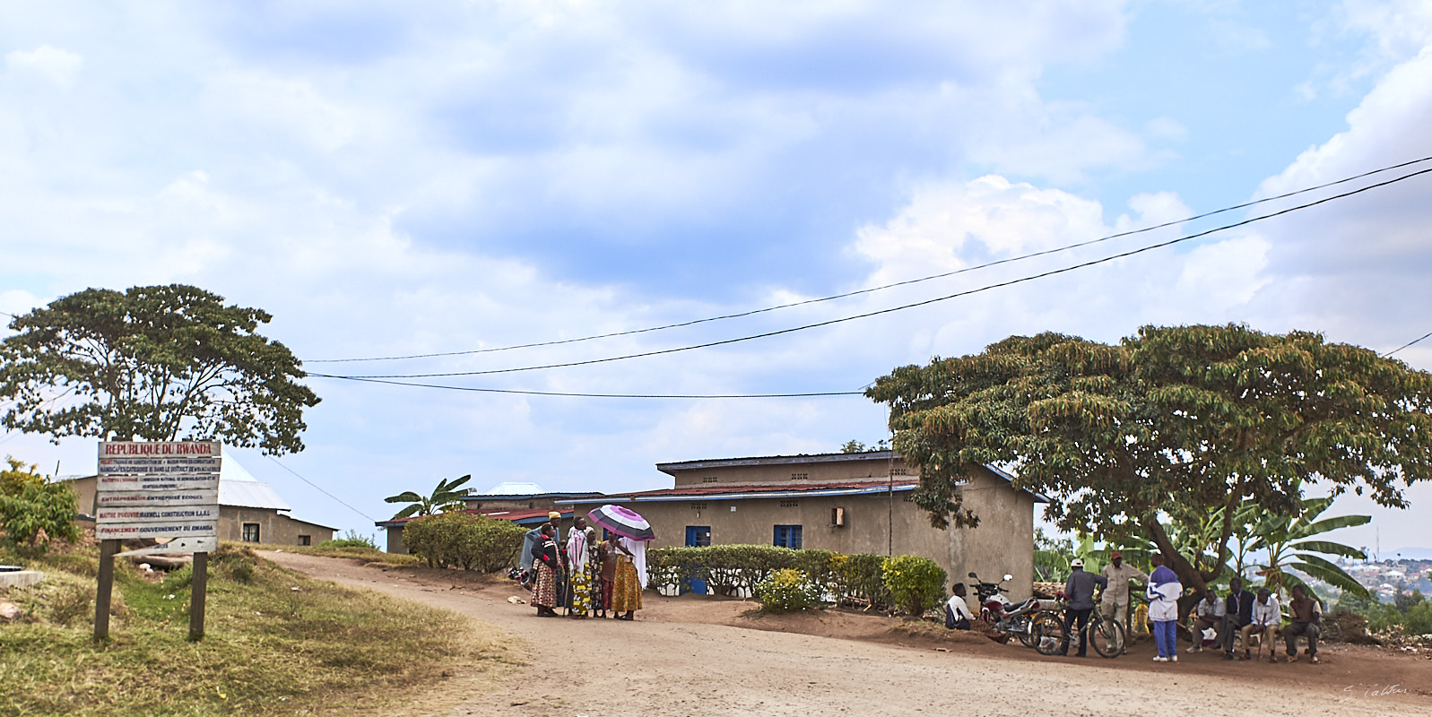 © All Rights Reserved - 2019-08-27 10:40:25 f/6.4 1/800sec ISO-200 18.5mm - Rwanda, route Kigali-Huye (Butare)