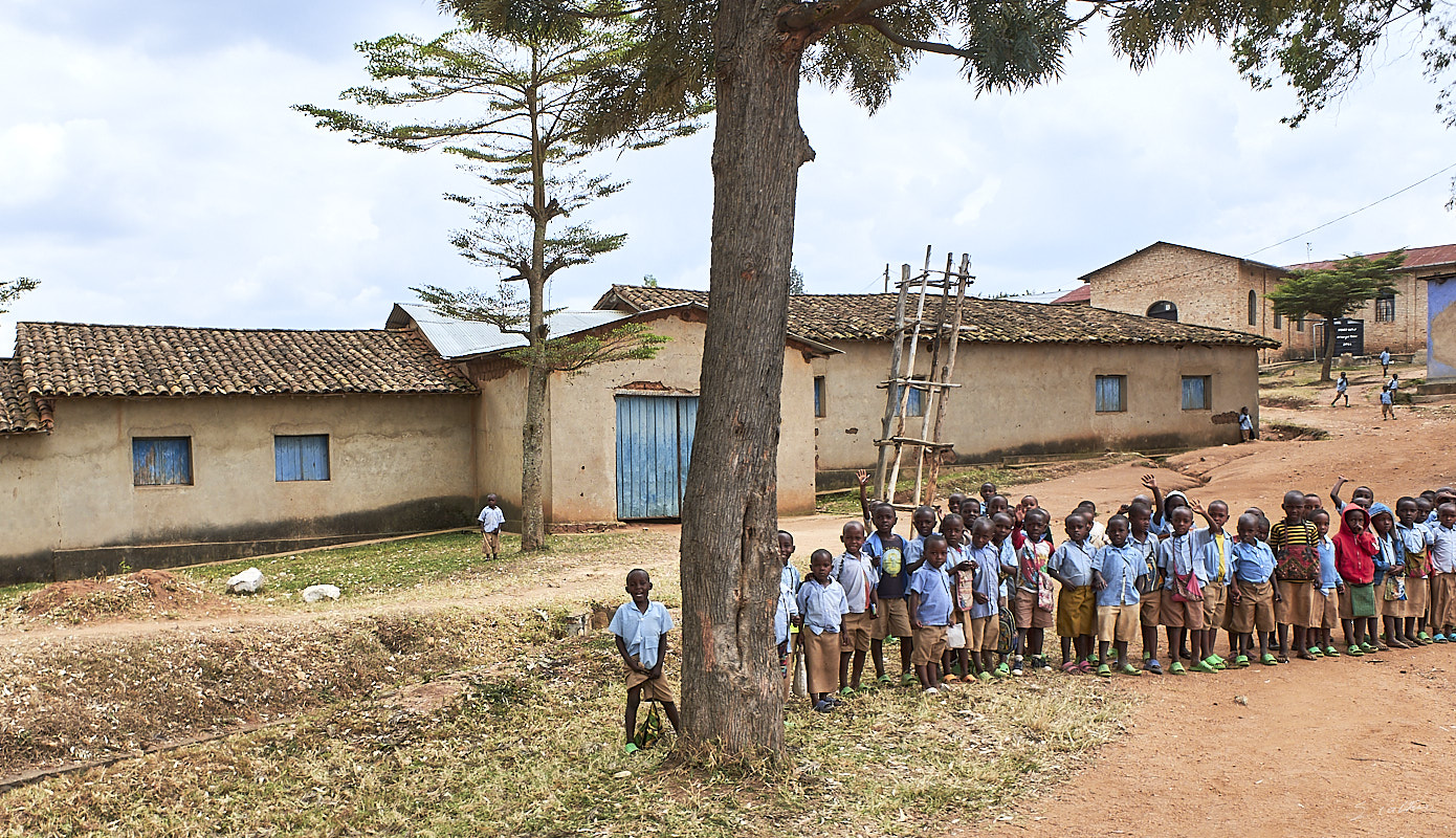 © All Rights Reserved - 2019-08-27 10:51:54 f/4 1/800sec ISO-200 18.5mm - Rwanda, route Kigali-Huye (Butare)