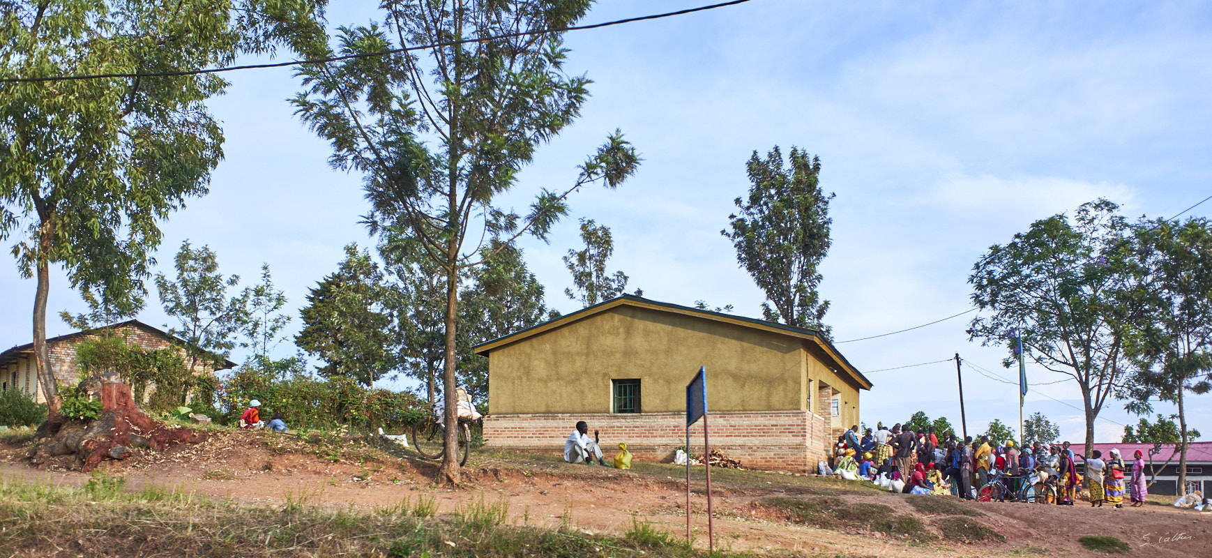 © All Rights Reserved - 2019-08-27 15:57:19 f/3.2 1/1600sec ISO-200 18.5mm - Rwanda, route Kigali-Huye (Butare)