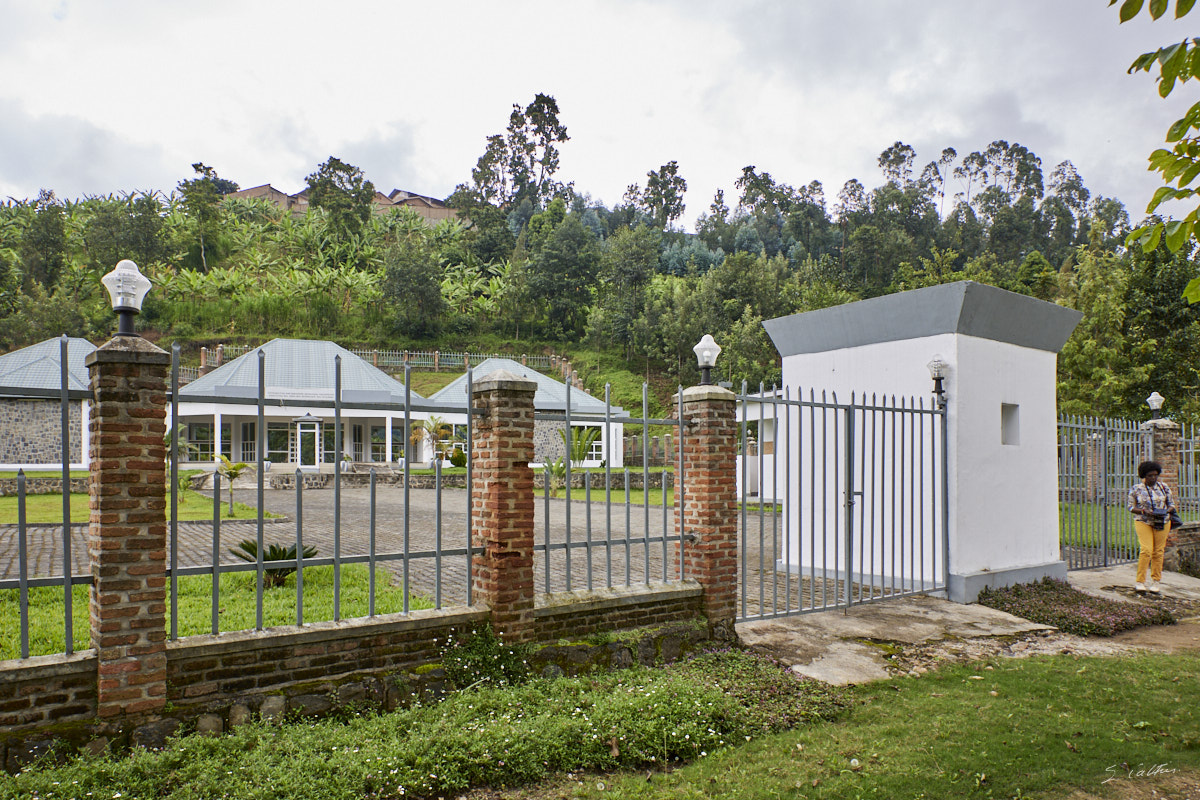 © All Rights Reserved - 2022-12-08 09:36:41 f/8 1/100sec ISO-200 24mm - Rwanda, Nyundo, mémorial