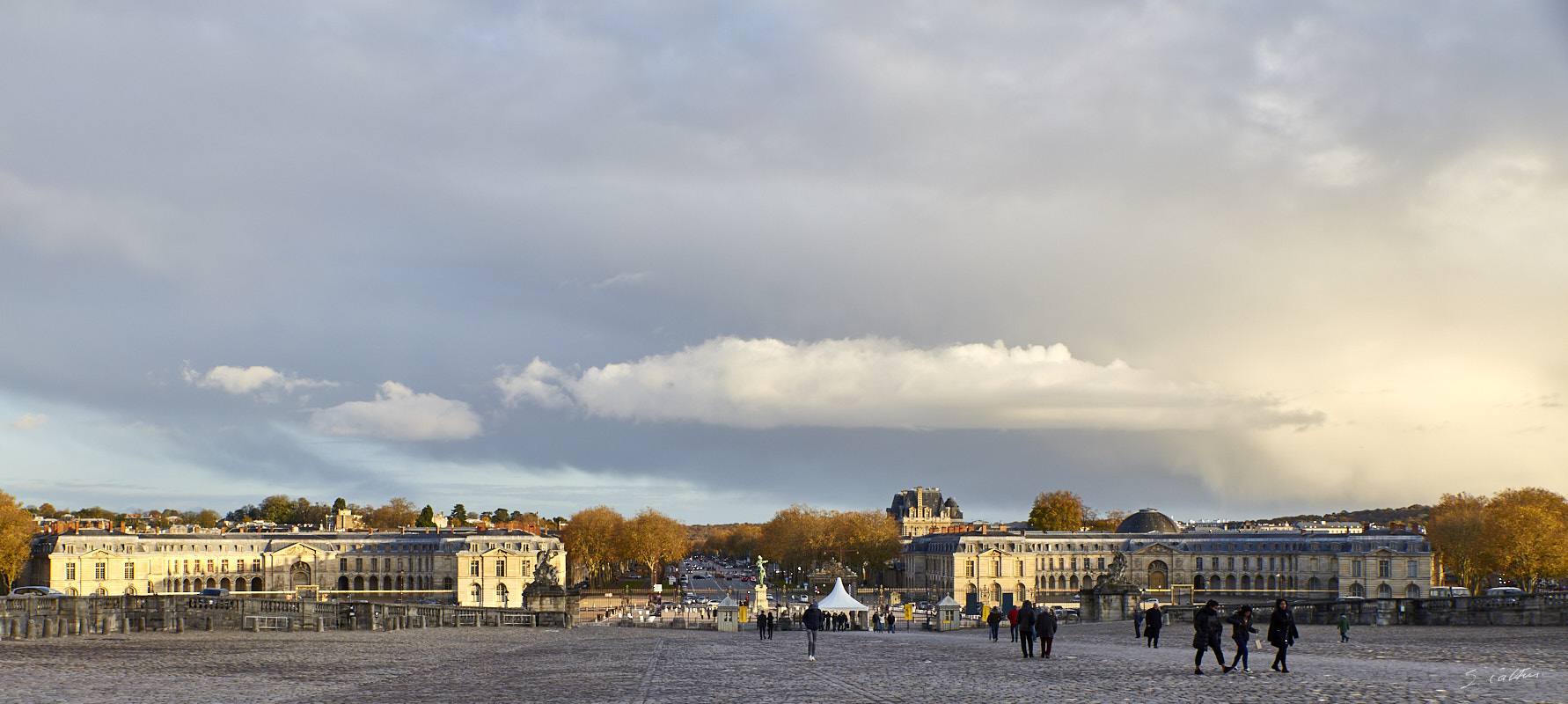 © All Rights Reserved - 2019-11-11 16:25:44 f/6.3 1/160sec ISO-160 35mm - France, Versailles