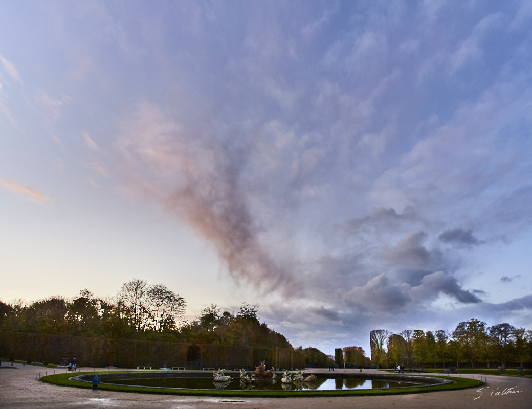 © All Rights Reserved - 2019-11-11 17:17:20 f/5.6 1/200sec ISO-320 17mm - France, Versailles