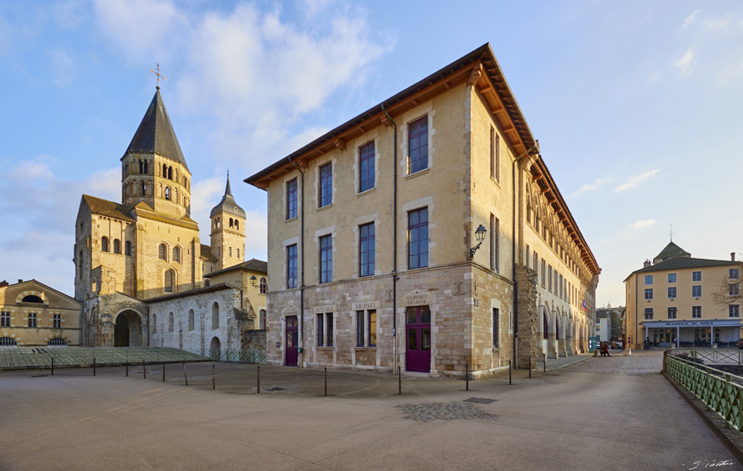 © All Rights Reserved - 2024-02-28 15:16:25 - f/8 1/100sec ISO-100 14mm - France, Bourgogne, Cluny