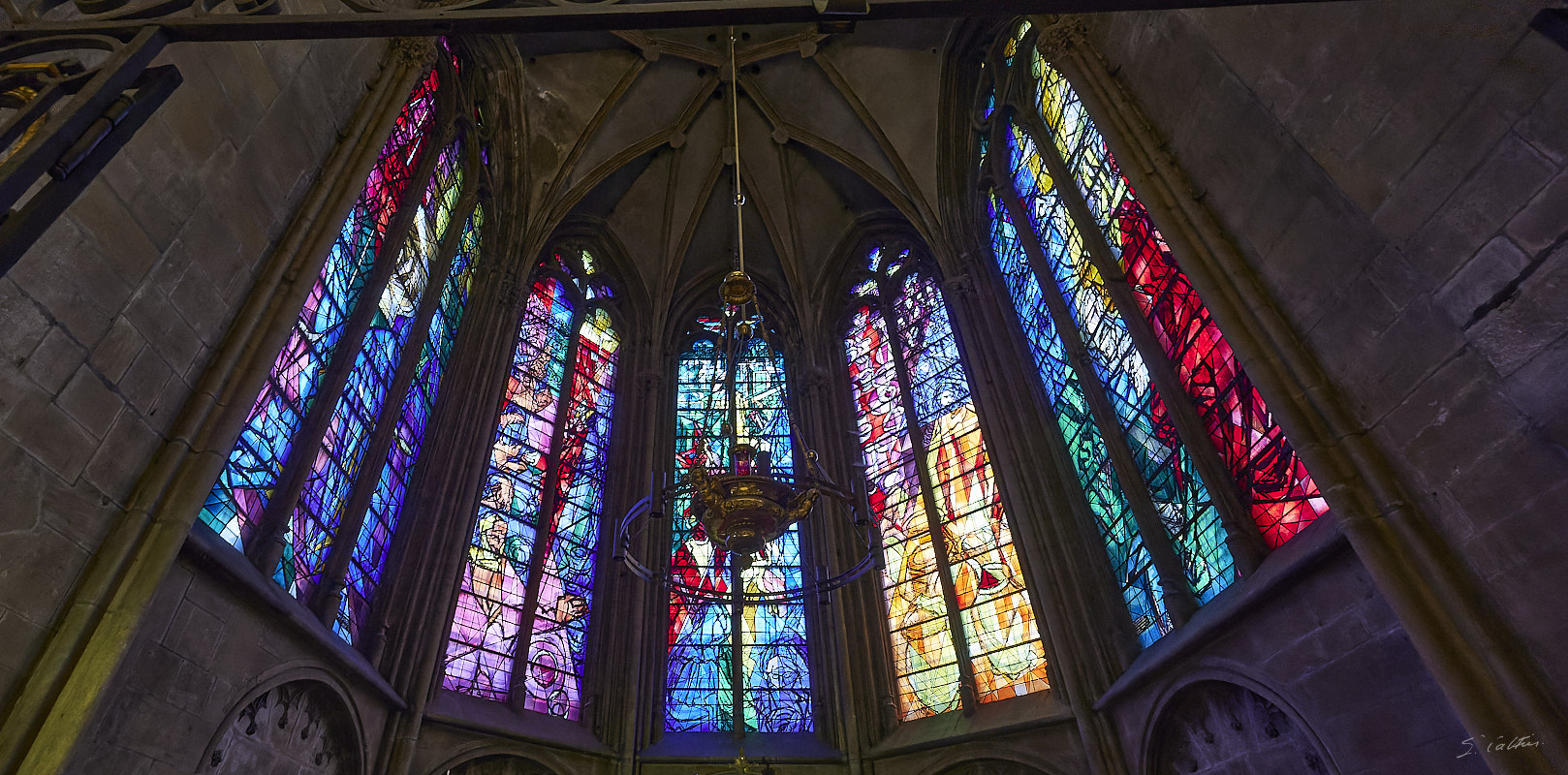 © All Rights Reserved - 2025-01-19 14:16:33 f/5.6 1/40sec ISO-1600 14mm - France, Lorraine, Metz, Cathédrale