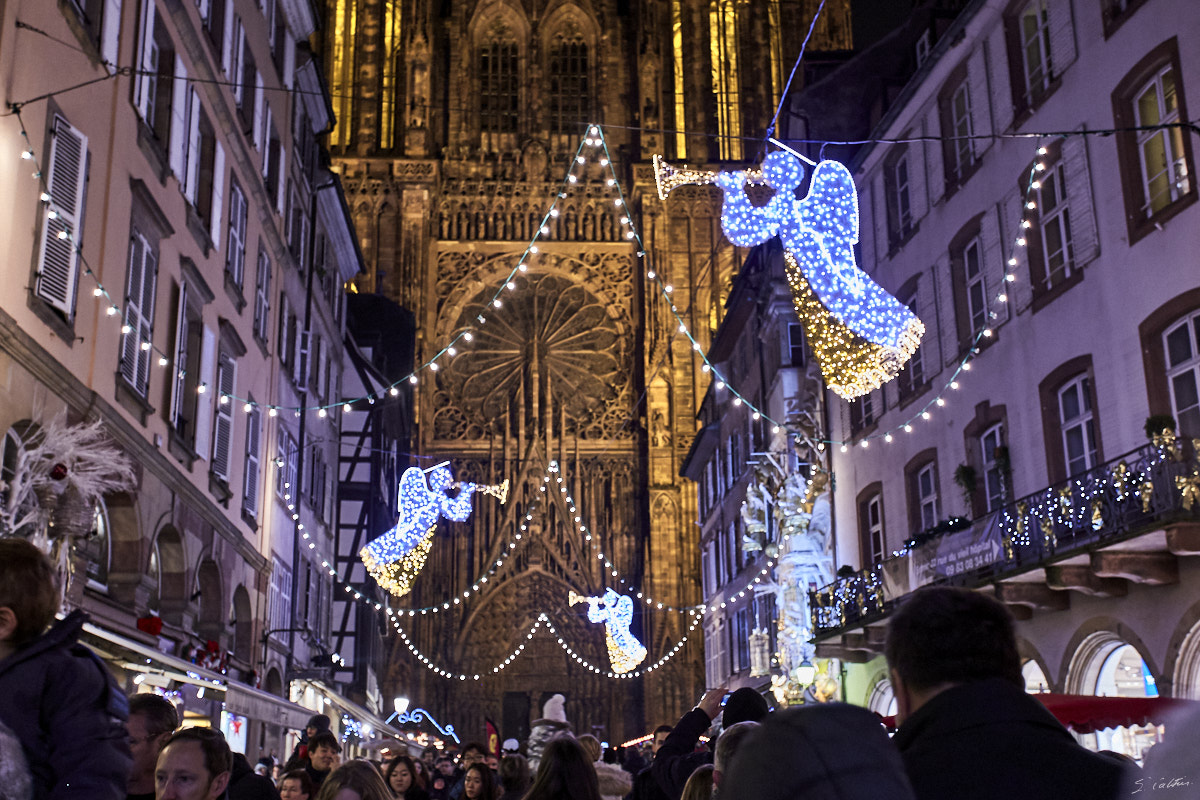 © All Rights Reserved - 2014-12-13 18:12:29 f/4 1/30sec ISO-1600 40mm - France, Strasbourg, Cathédrale