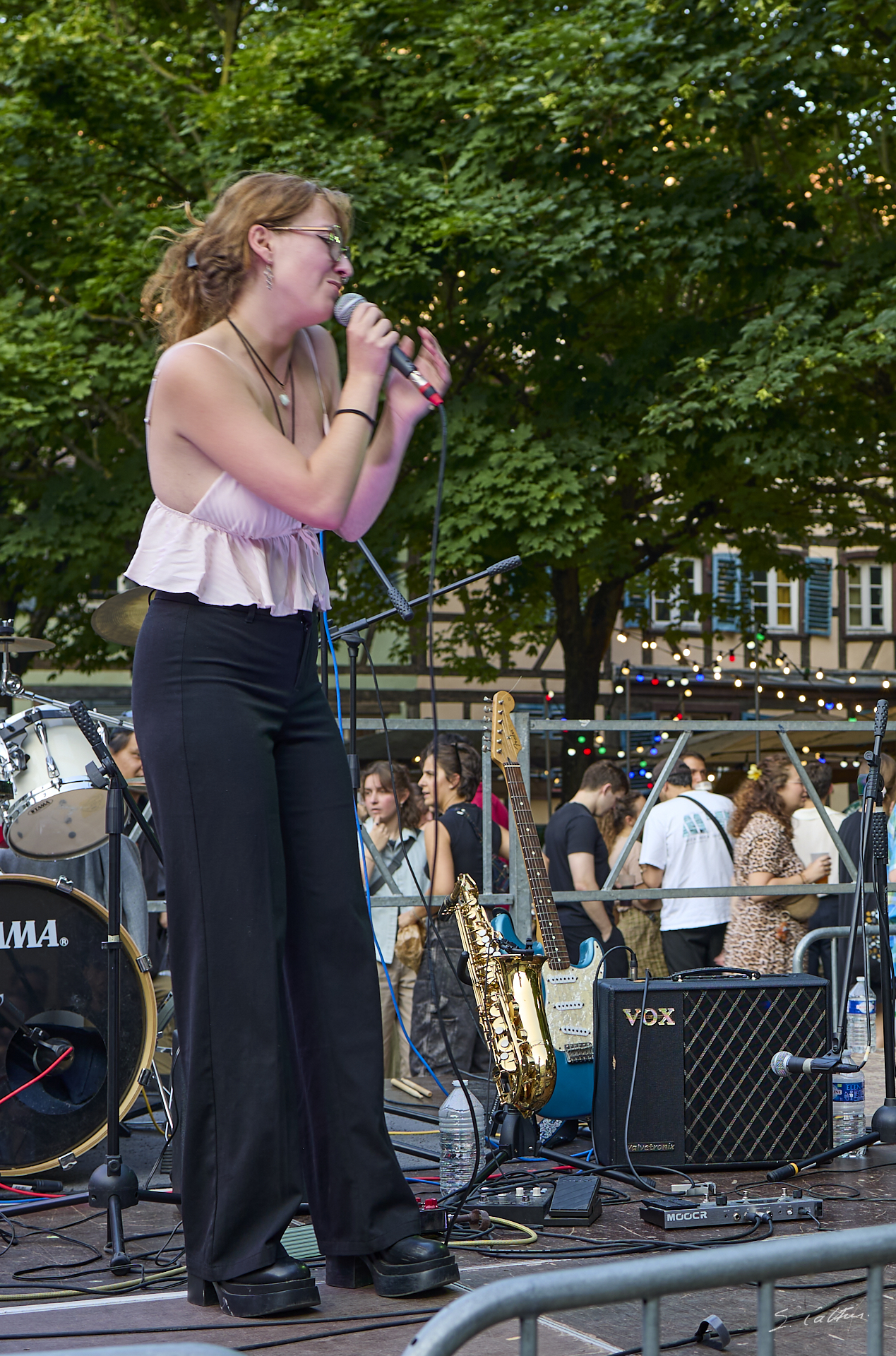 © All Rights Reserved - 2025-06-21 18:30:29 - f/4 1/50sec ISO-100 35mm - Strasbourg, fête de la musique