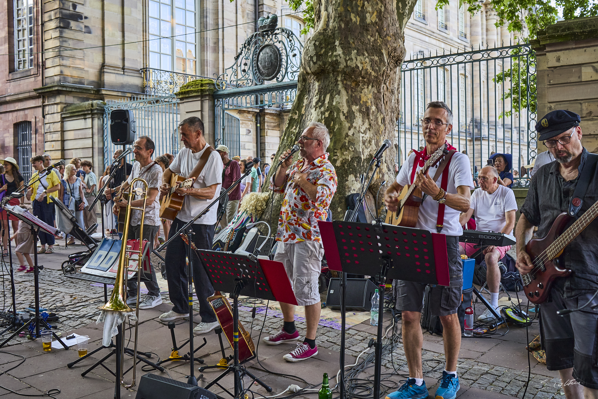 © All Rights Reserved - 2025-06-21 18:49:23 - f/5 1/80sec ISO-640 35mm - Strasbourg, fête de la musique