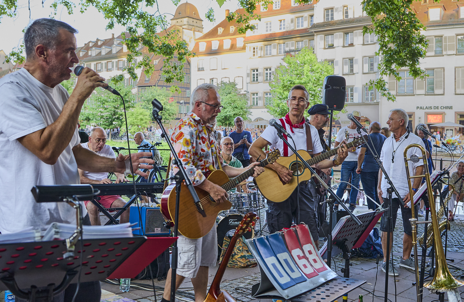 © All Rights Reserved - 2025-06-21 18:51:21 - f/5 1/80sec ISO-500 35mm - Strasbourg, fête de la musique