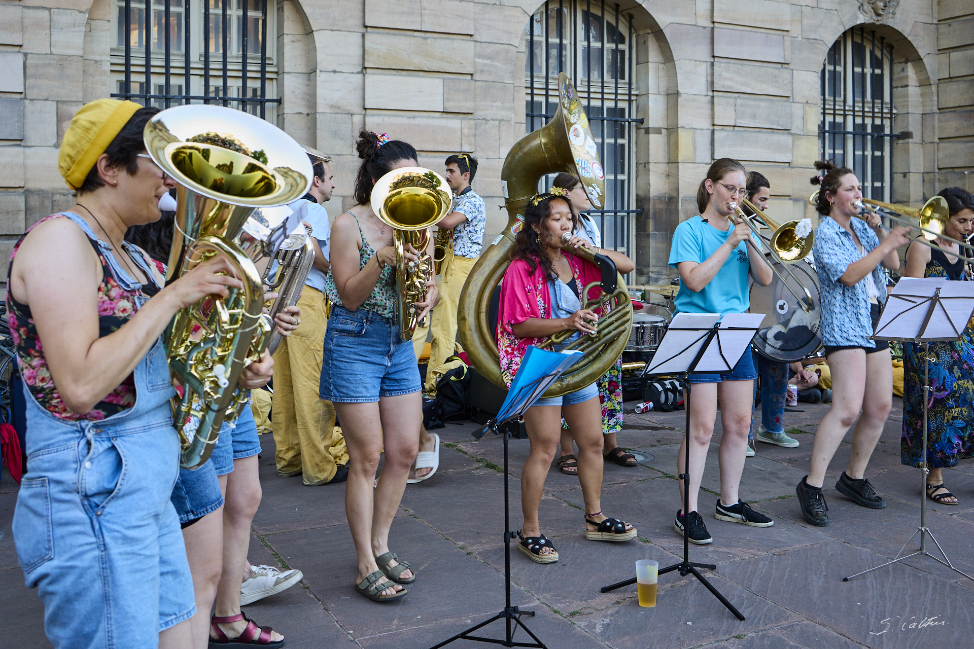 © All Rights Reserved - 2025-06-21 18:52:23 - f/5 1/80sec ISO-800 35mm - Strasbourg, fête de la musique