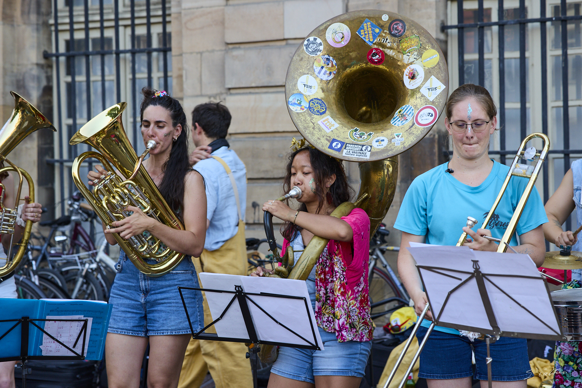 © All Rights Reserved - 2025-06-21 18:55:05 - f/5 1/125sec ISO-500 85mm - Strasbourg, fête de la musique