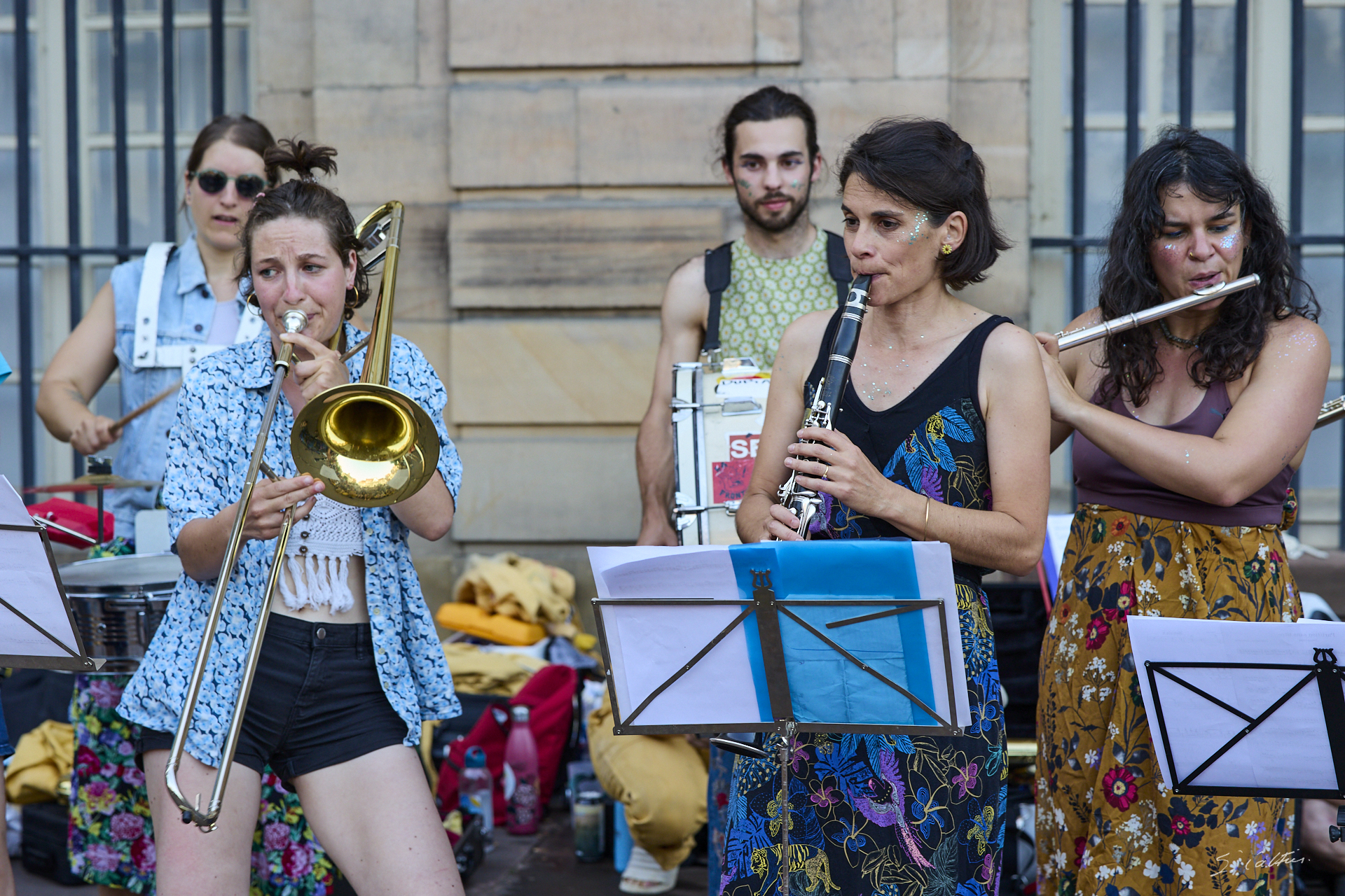 © All Rights Reserved - 2025-06-21 18:55:15 - f/5 1/100sec ISO-500 85mm - Strasbourg, fête de la musique
