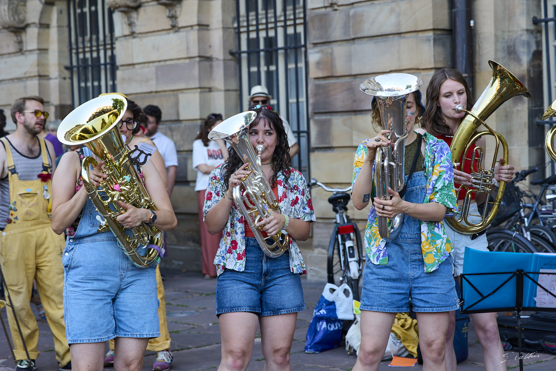 © All Rights Reserved - 2025-06-21 18:55:36 - f/5 1/100sec ISO-500 85mm - Strasbourg, fête de la musique