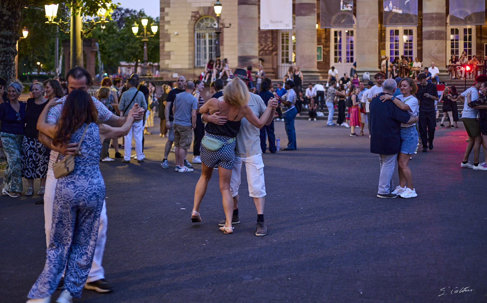 © All Rights Reserved - 2025-06-21 19:56:59 - f/1.8 1/60sec ISO-1000 50mm - Strasbourg, fête de la musique
