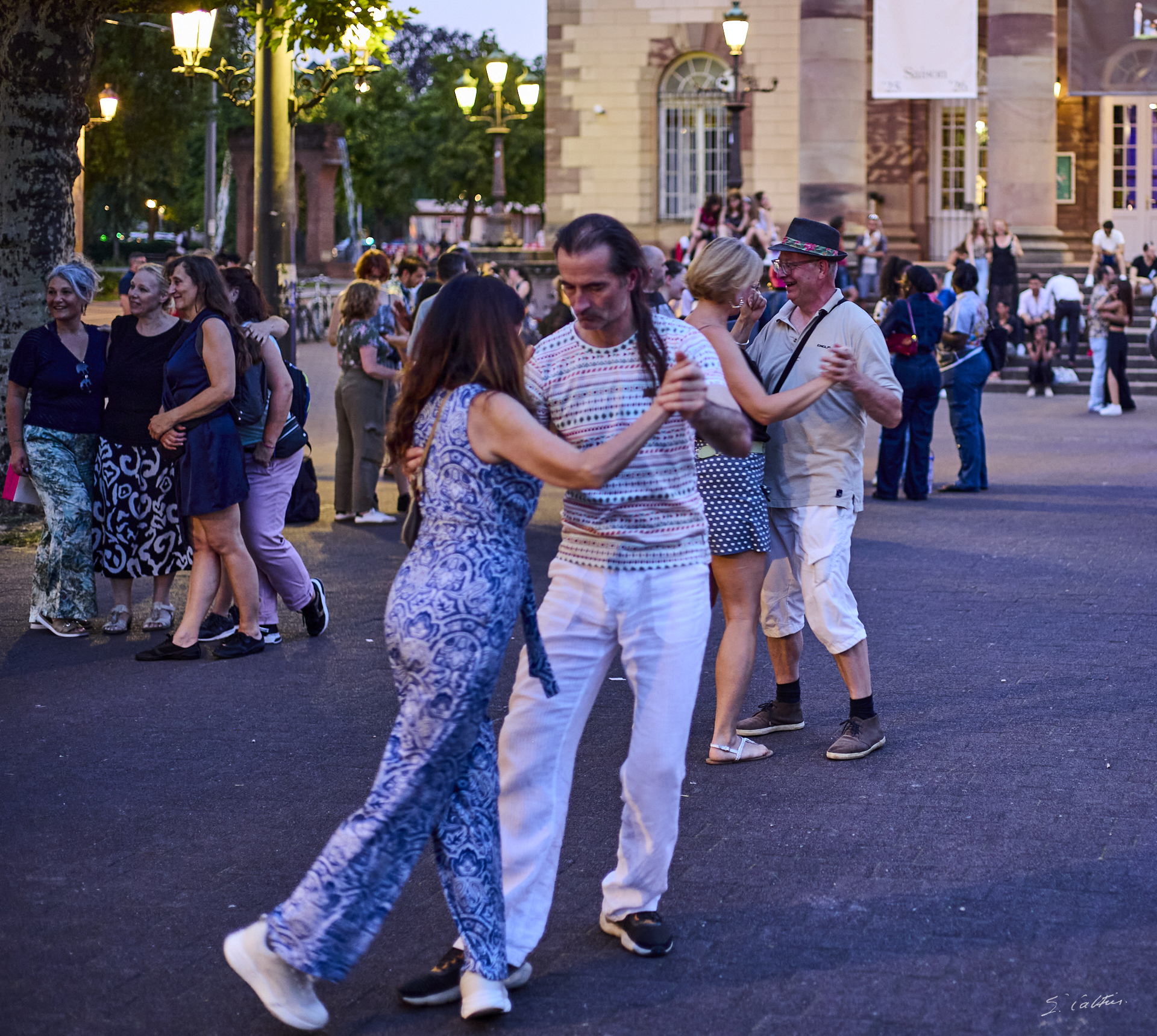 © All Rights Reserved - 2025-06-21 19:57:00 - f/1.8 1/60sec ISO-1000 50mm - Strasbourg, fête de la musique