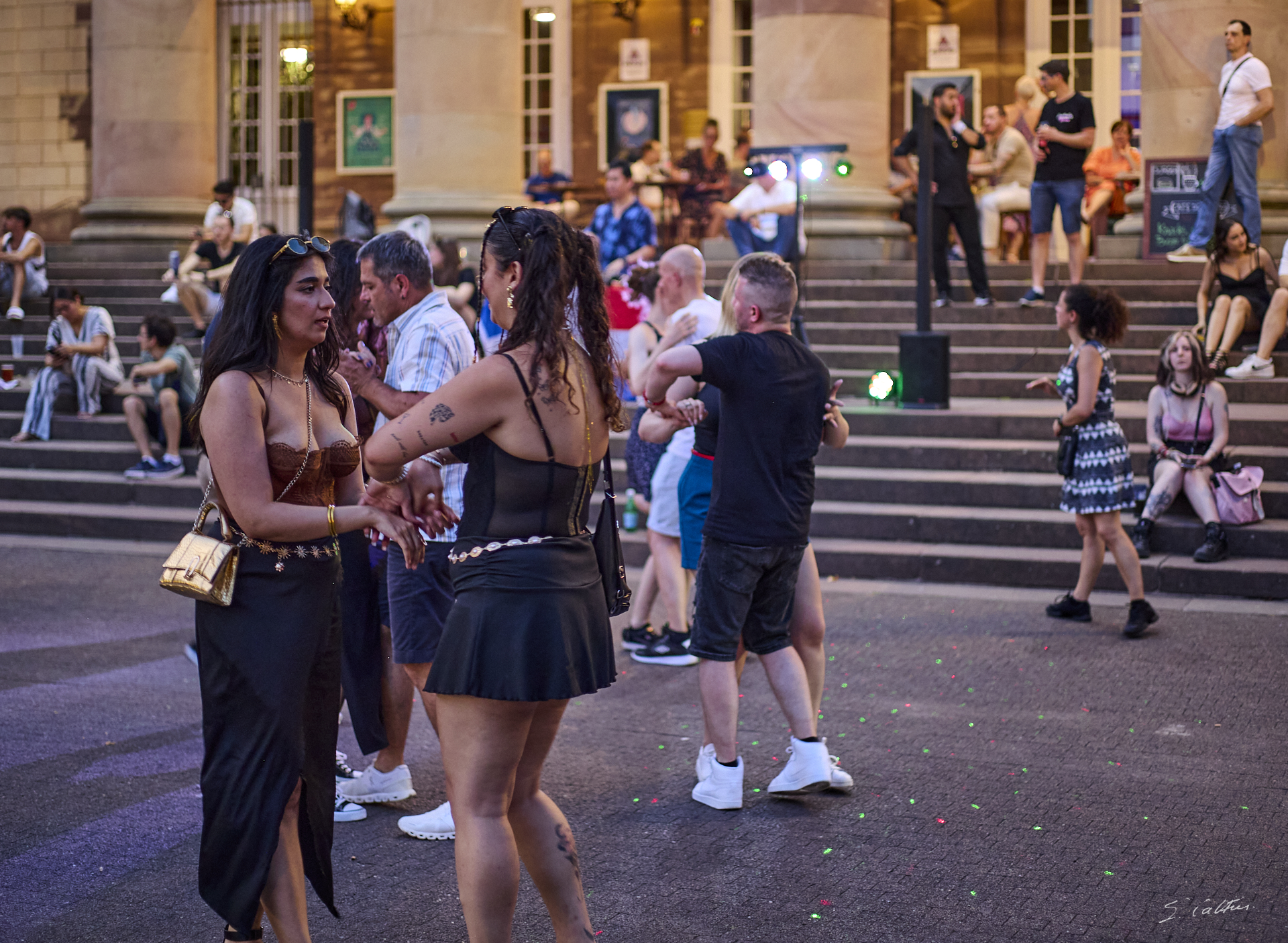 © All Rights Reserved - 2025-06-21 19:58:13 - f/1.8 1/80sec ISO-1600 50mm - Strasbourg, fête de la musique