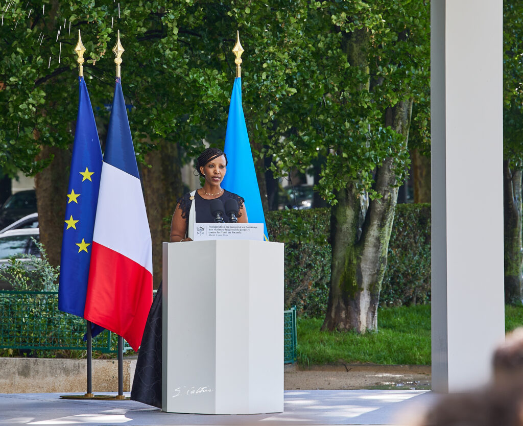 © All Rights Reserved - - - France - Rwanda - Paris - Inauguration de la stèle pour la mémoire du génocide des Tutsi - 2 juin 2026 - Jeanne Uwimbabazi, rescapée du génocide perpétré contre les Tutsi