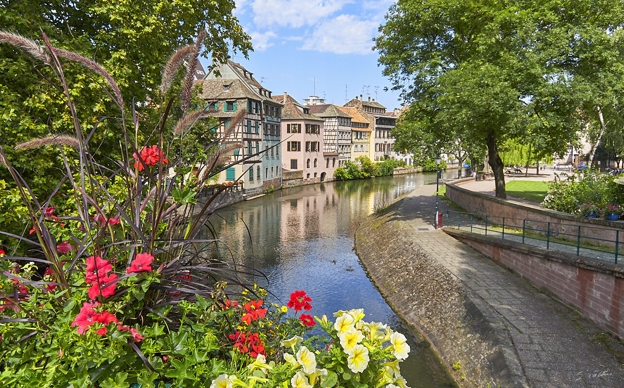 © All Rights Reserved - 2009-07-22 15:33:22 - f/8 1/160sec ISO-100 18mm - France, Alsace, Strasbourg