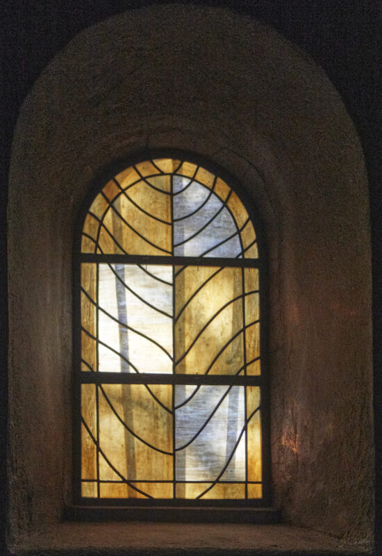 © All Rights Reserved - 2013-12-08 10:06:22 f/5 1/2500sec ISO-3200 64mm - France, Bourgogne, Saône-et-Loire, Taizé, frères