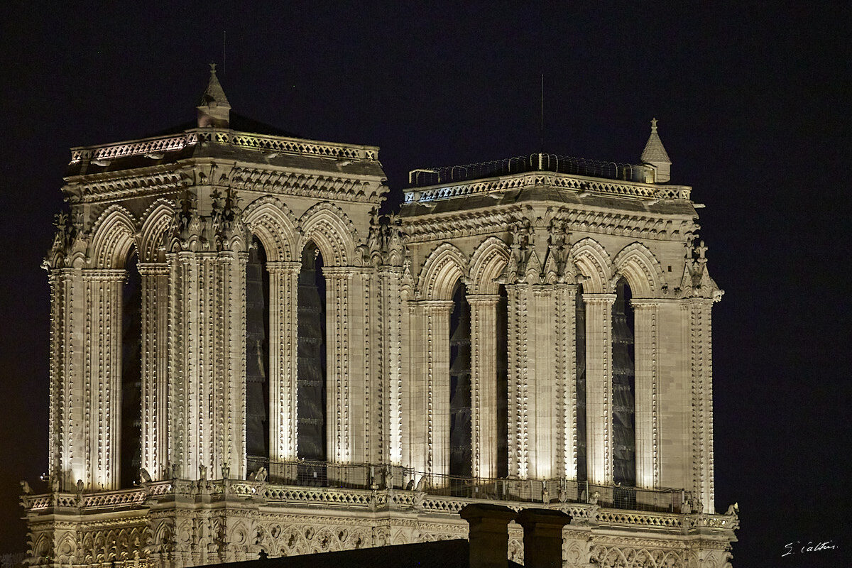 © All Rights Reserved - 2015-11-15 18:07:41 - f/5.6 1/50sec ISO-3200 312mm - France, Île-de-France - Paris