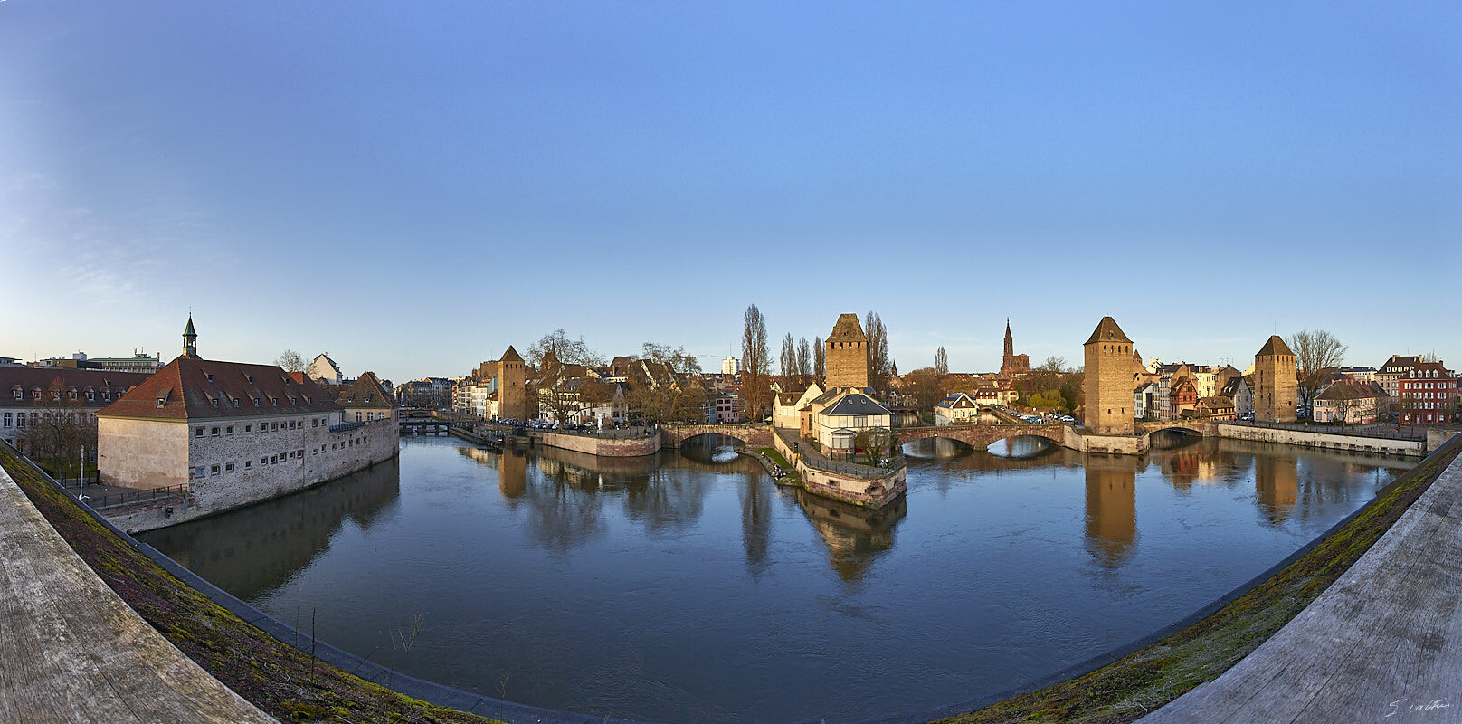 © All Rights Reserved - 2017-03-12 17:48:58 f/8 1/125sec ISO-100 19mm - France, Strasbourg, Cathédrale