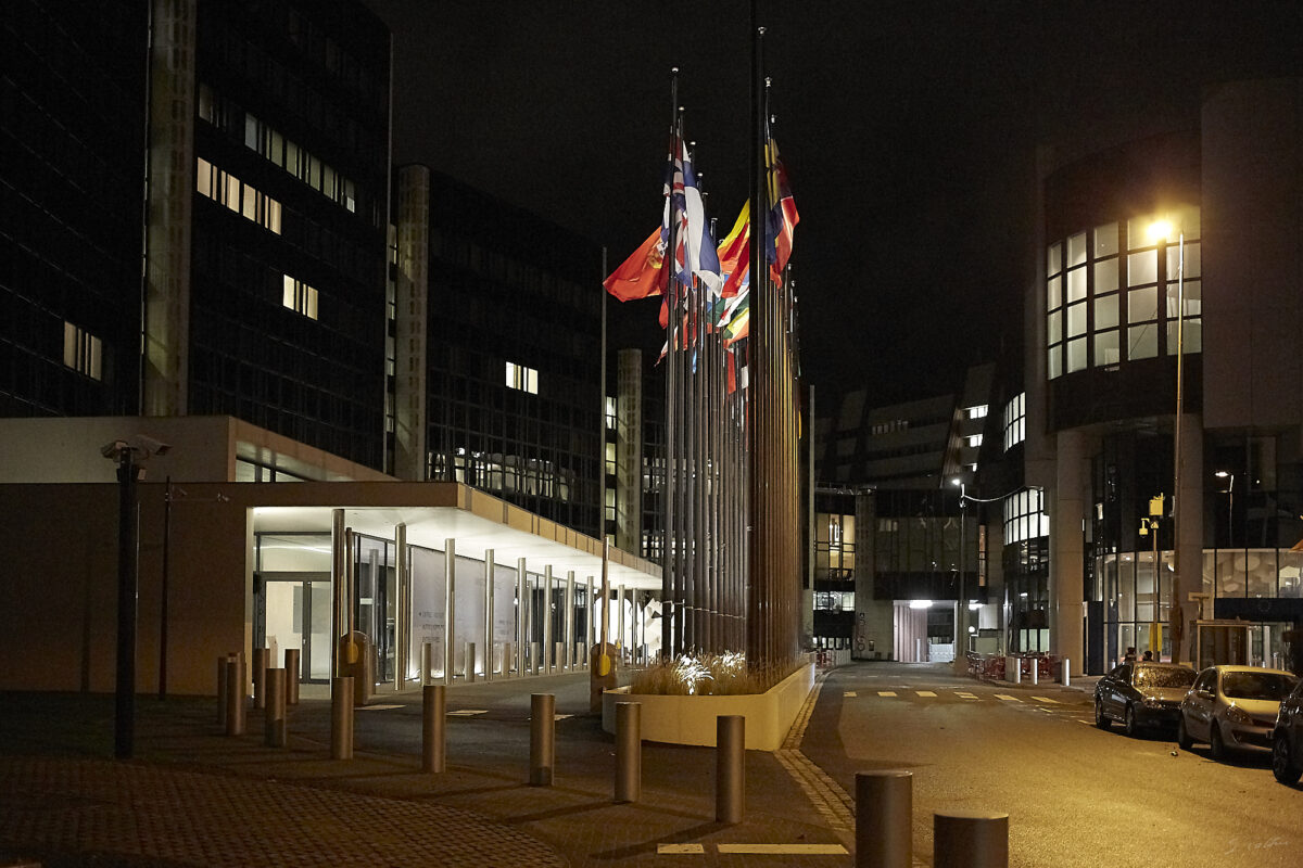 © All Rights Reserved - 2018-12-09 19:14:36 - f/2.8 1/125sec ISO-12800 40mm - France, Alsace, Strasbourg-Europe