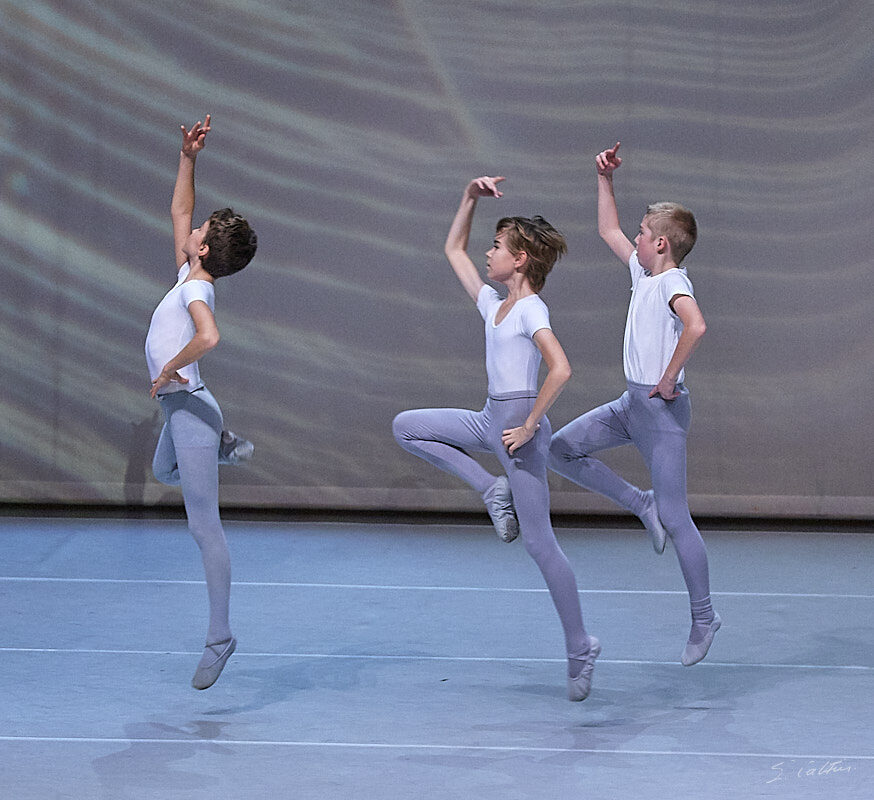 © All Rights Reserved - 2019-12-14 20:13:10 - f/5 1/100sec ISO-3200 100mm