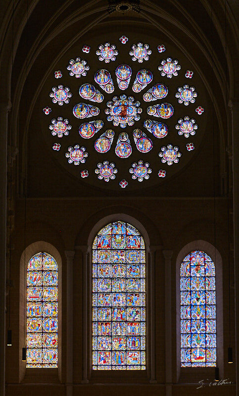 © All Rights Reserved - 2020-07-27 16:07:43 f/5.6 1/160sec ISO-640 70mm - France, Chartres, cathédrale