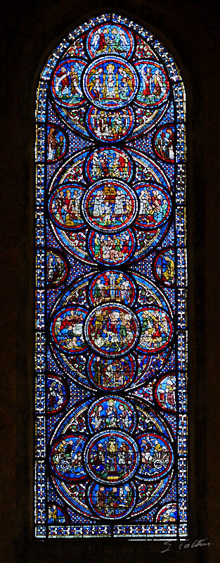 © All Rights Reserved - 2020-07-27 16:20:45 f/4 1/50sec ISO-2500 105mm - France, Chartres, cathédrale