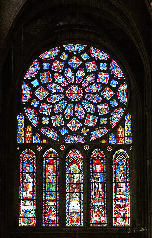 © All Rights Reserved - 2020-07-27 16:23:15 f/5.6 1/60sec ISO-1250 105mm - France, Chartres, cathédrale