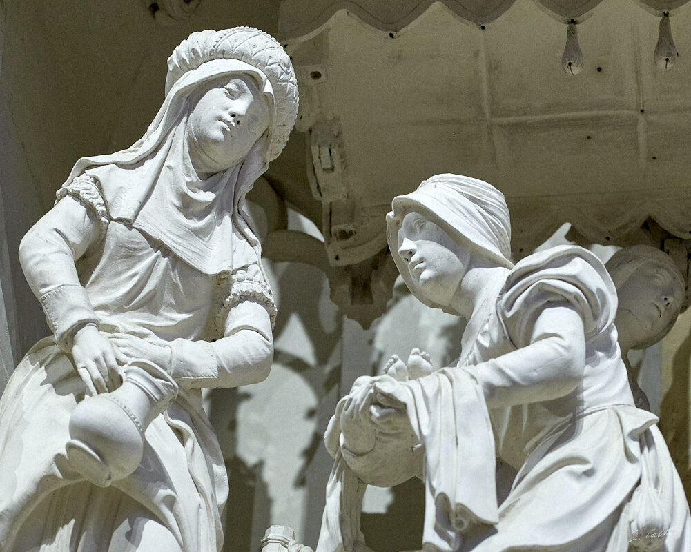 © All Rights Reserved - 2020-07-27 16:25:30 f/5 1/40sec ISO-3200 105mm - France, Chartres, cathédrale