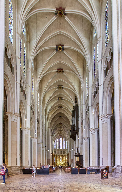 © All Rights Reserved - 2020-07-27 16:42:01 f/8 1/25sec ISO-2500 17mm - France, Chartres, cathédrale