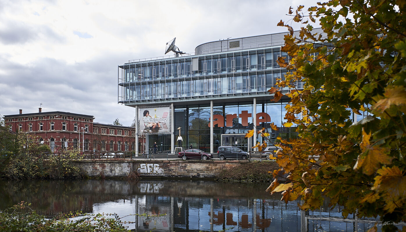 © All Rights Reserved - 2020-10-30 15:03:16 - f/4 1/340sec ISO-200 18.5mm - France, Alsace, Strasbourg-Europe