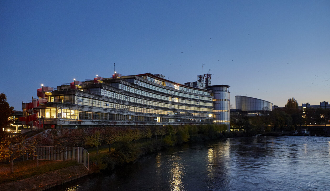© All Rights Reserved - 2020-10-31 18:46:50 - f/4 1/20sec ISO-3200 24mm - France, Alsace, Strasbourg-Europe