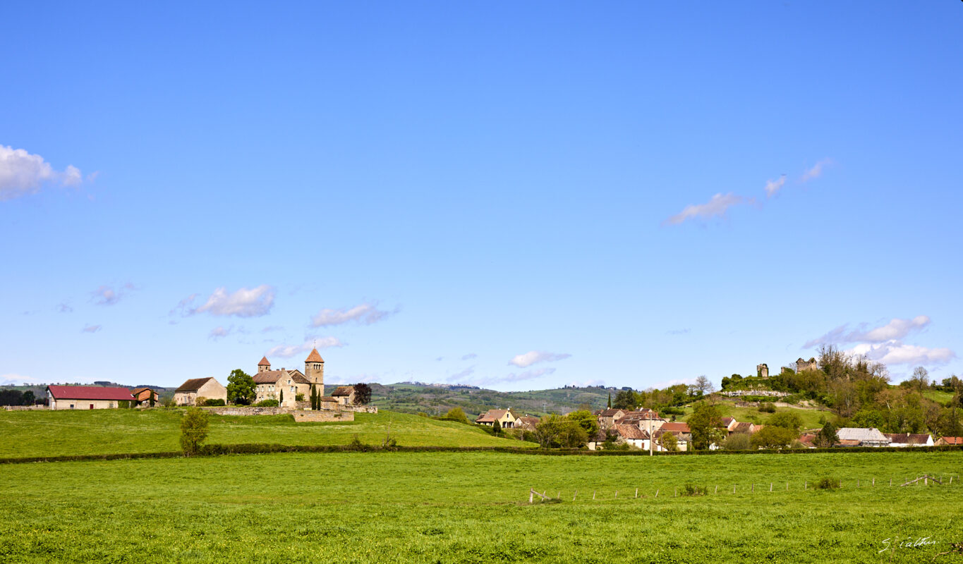 © All Rights Reserved - 2025-04-20 09:54:10 f/8 1/400sec ISO-100 53mm - France, Bourgogne, Clunisois, campagne