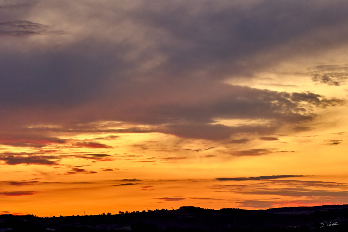 © All Rights Reserved - 2025-08-02 19:29:15 - f/8 1/60sec ISO-1600 142mm - France, Bourgogne, Saône-et-Loire, Sigy-le-Châtel, Coucher de soleil