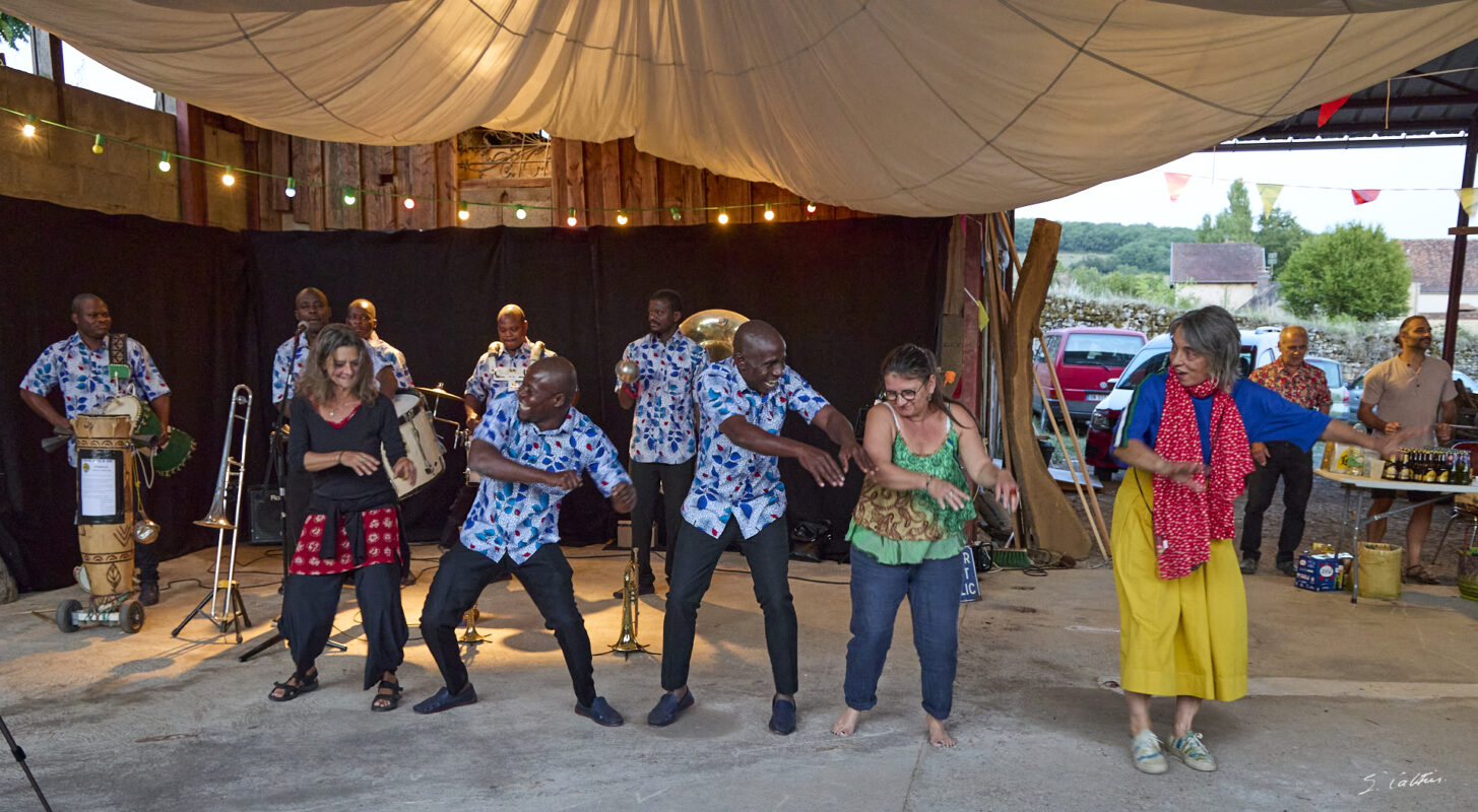 © All Rights Reserved - 2025-08-05 19:07:29 - f/5.6 1/60sec ISO-5000 27mm - France, Bourgogne, Saône-et-Loire, Sigy-le-Châtel